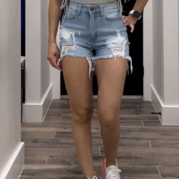 Aphrodite Pants - Light denim destroyed frayed hem shorts